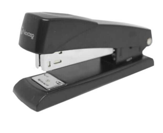 Engrapadora Nextep Metal Estandar Tira Media Negra 